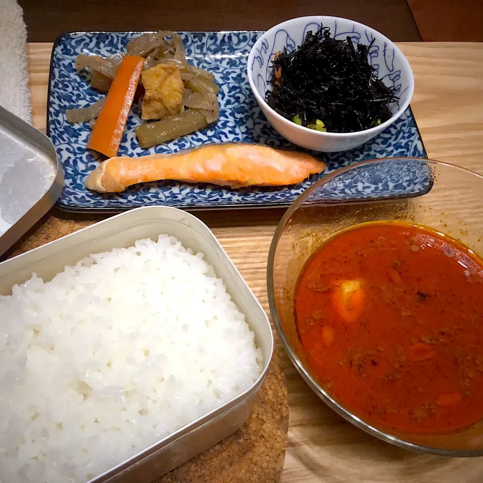 色々余り物と、飯盒ご飯🍚|Jean Nobyさん