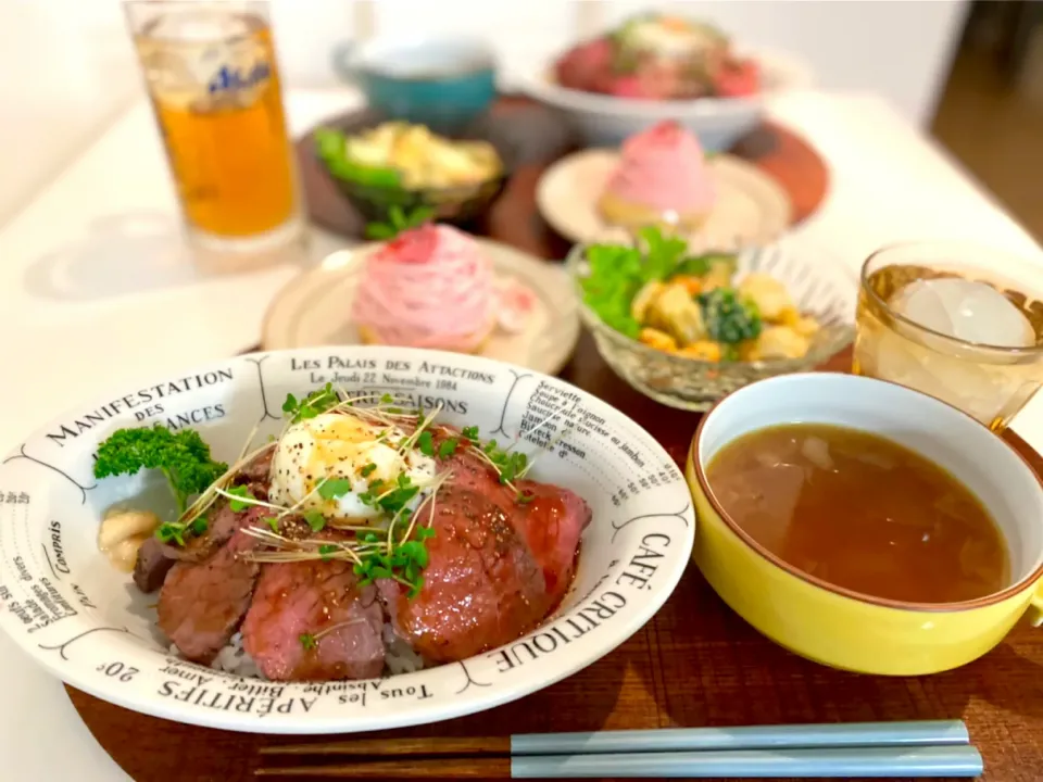 ローストビーフ丼|はる꒰(๑´•.̫ • `๑)꒱さん