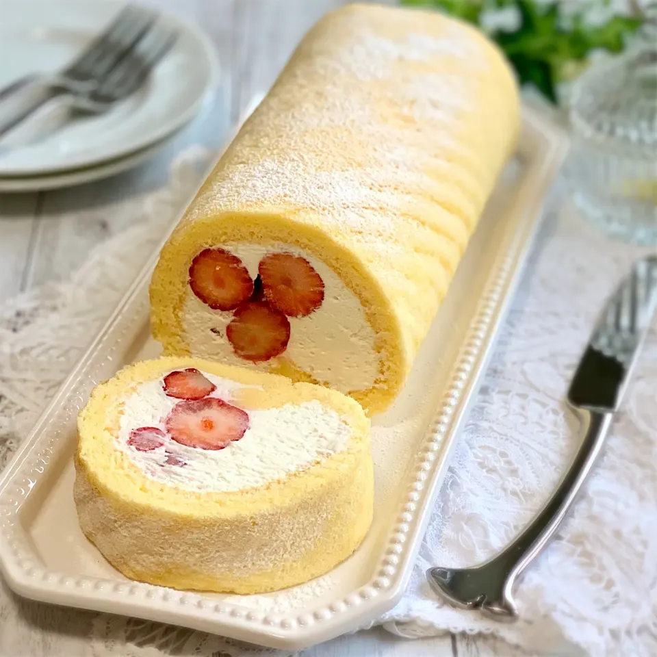 いちごロールケーキ🍓|あゆさん