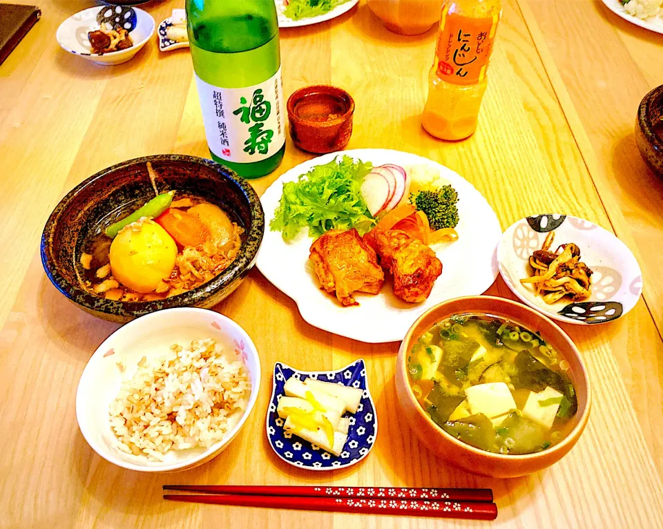 今日の夕食　ケイジャンチキン　肉じゃが　ヒラタケのガリバタ炒め　味噌汁　ゆず大根　もち麦ごはん|ふわ猫はなちゃんさん