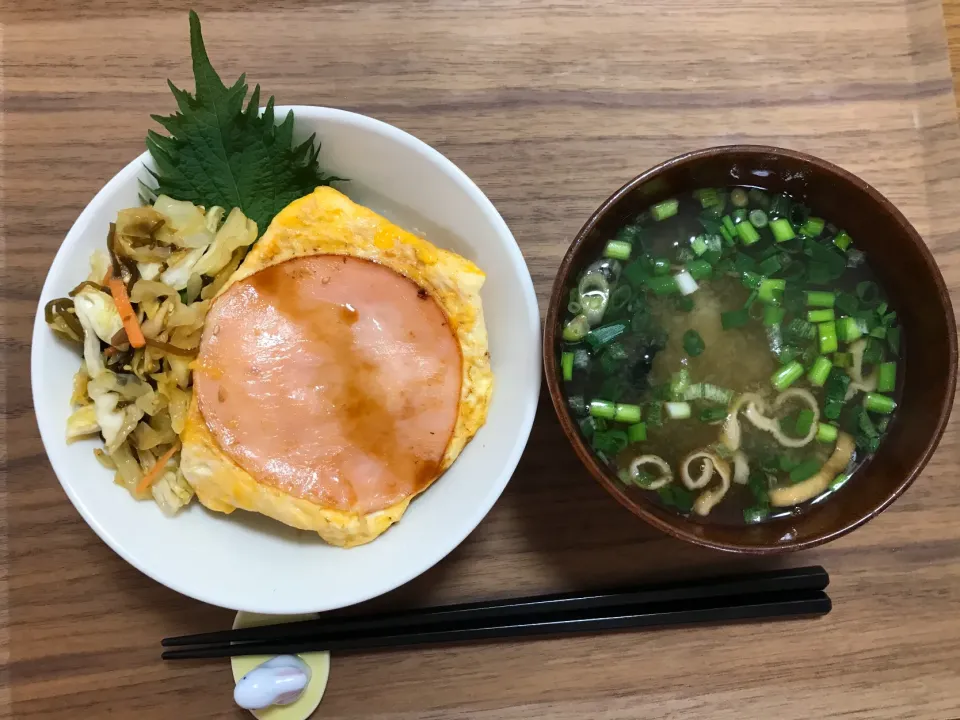 ハムのせ卵焼き丼の朝定食|morimi32さん