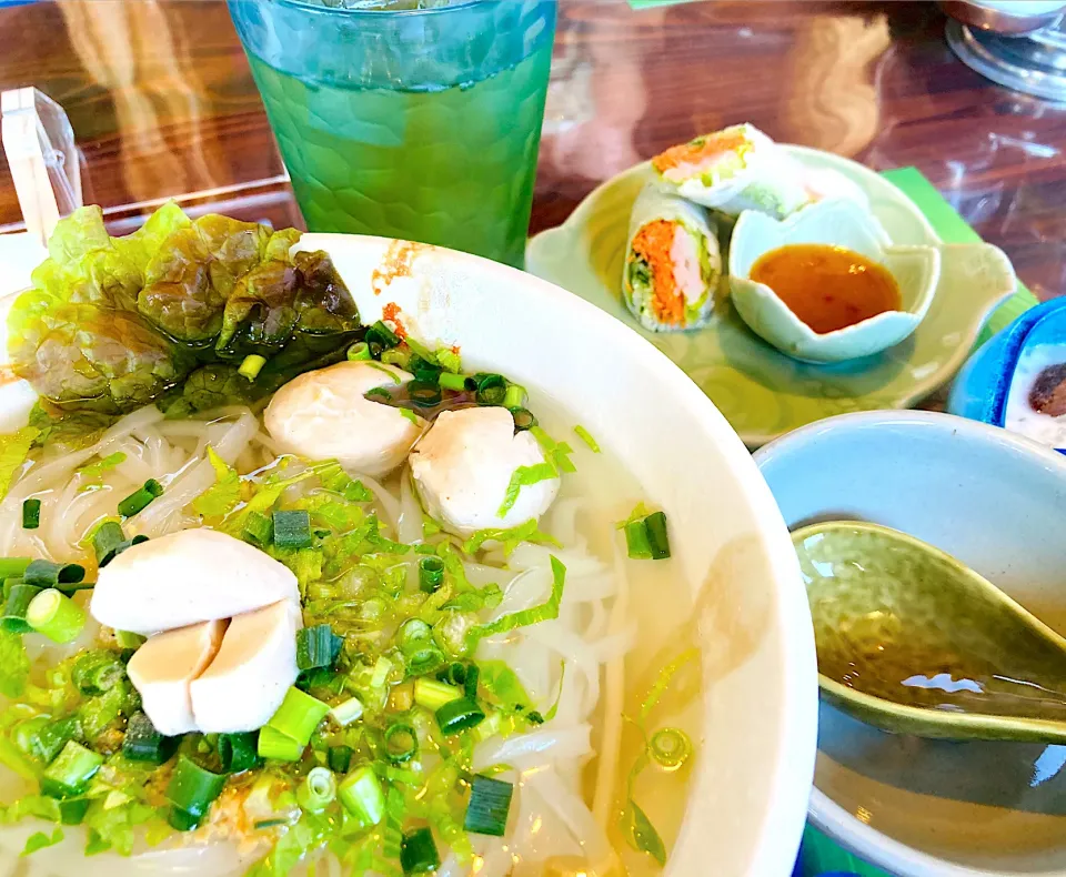 タイラーメンと生春巻き|もちもちさん