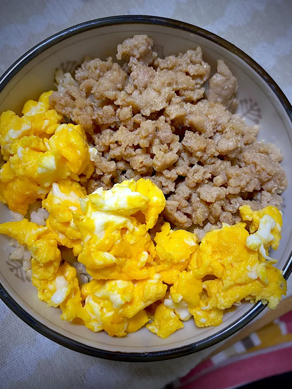 鶏そぼろ丼|1614さん