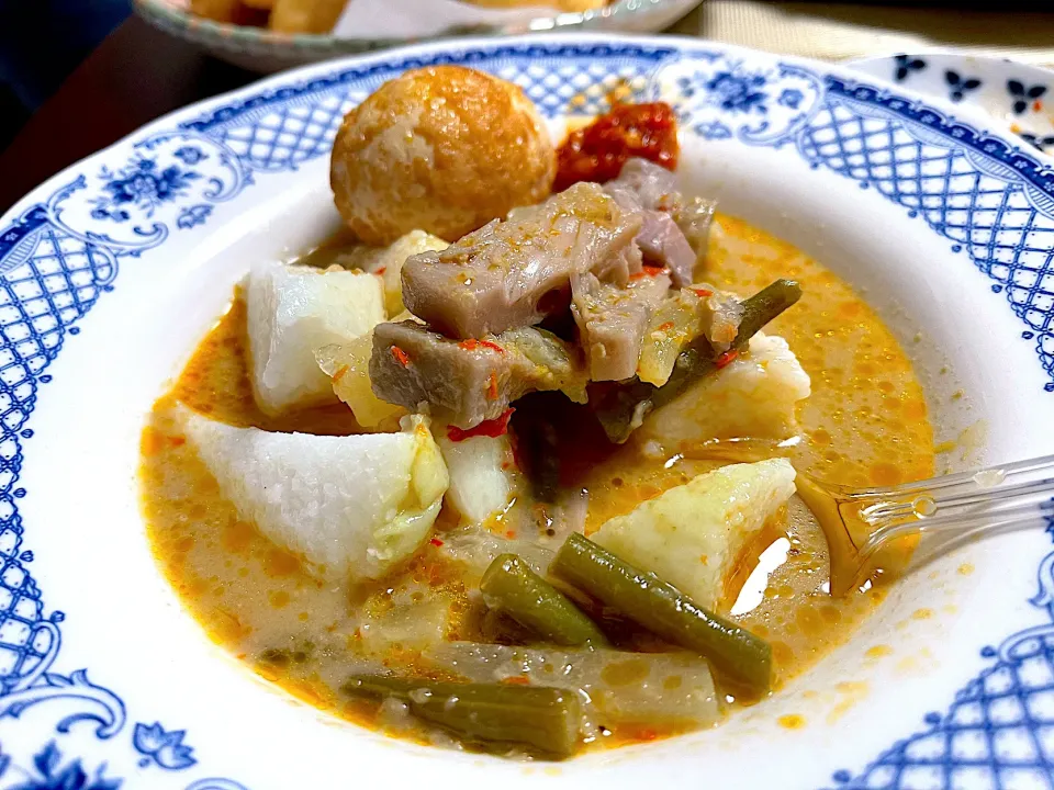 Snapdishの料理写真:Lontong Sayur|yeni kartikasariさん