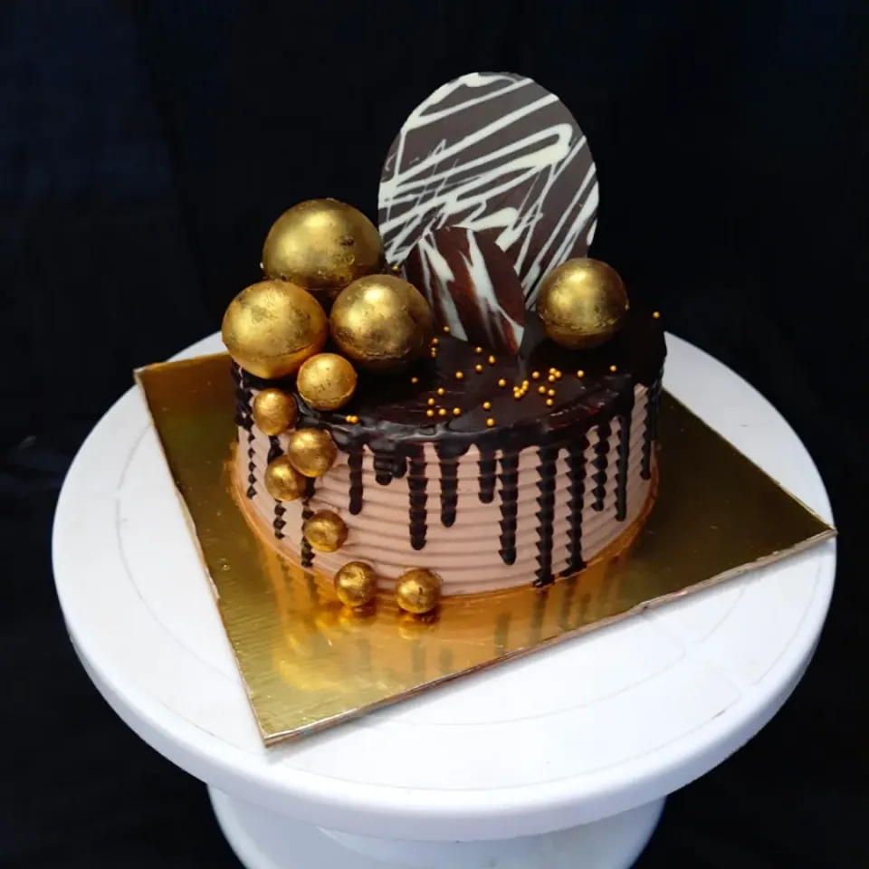 Overloaded Chocolate Cake|sufiyaさん