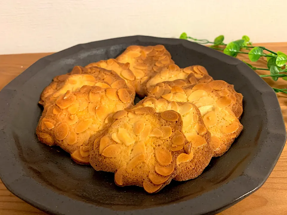 スライスアーモンドクッキー🍪薄焼きdeパリパリ|いちごさん