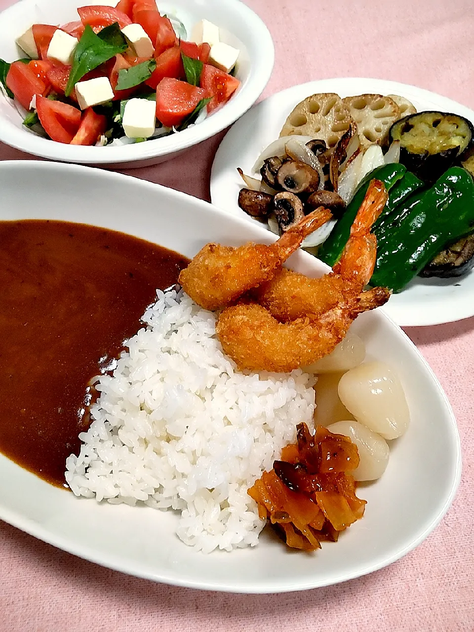 ☆今日の晩ごはん☆　レトルトカレーに海老フライと焼き野菜をのせて。|hamamaさん