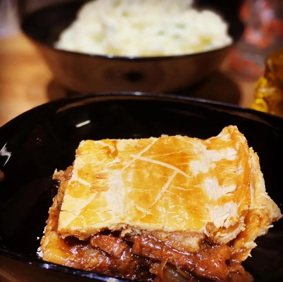 Snapdishの料理写真:Today Made Beef & a onion, Guinness Pie with Short Crust Pastry 
&  Creamy Butter & Chives Mash Potato 
# mashpotato #beefpie  #homecooking  #Pie #chefemanuel #|Emanuel Hayashiさん