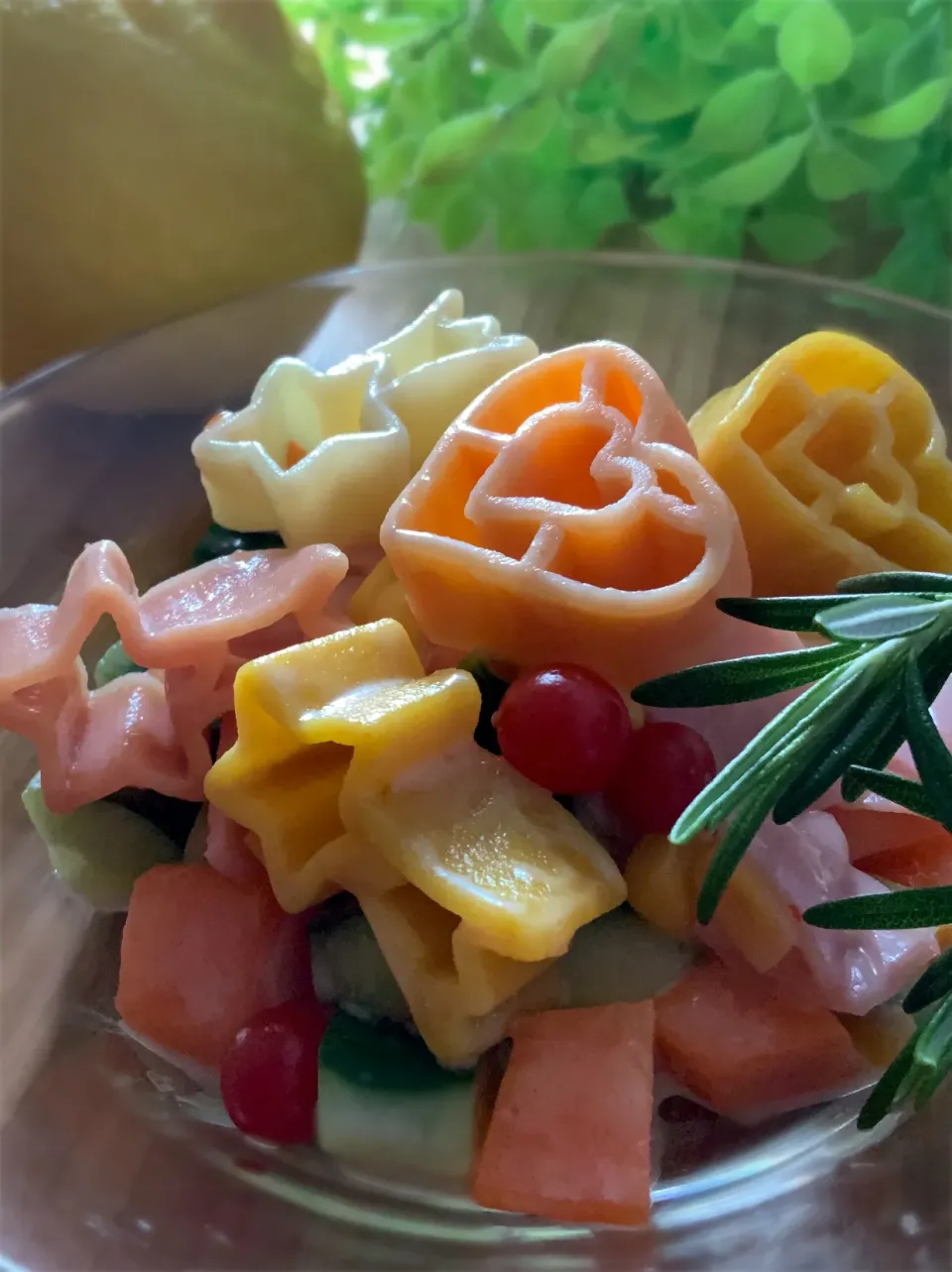 からあげビールさんの料理 カラフルで可愛い♪小さなパスタのコロコロスイチリマヨサラダ|9421beruさん