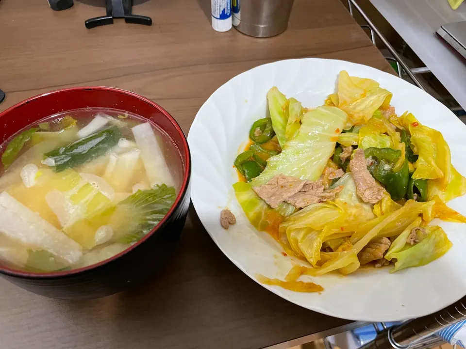 Snapdishの料理写真:回鍋肉・大根と青梗菜の味噌汁|a-parkさん