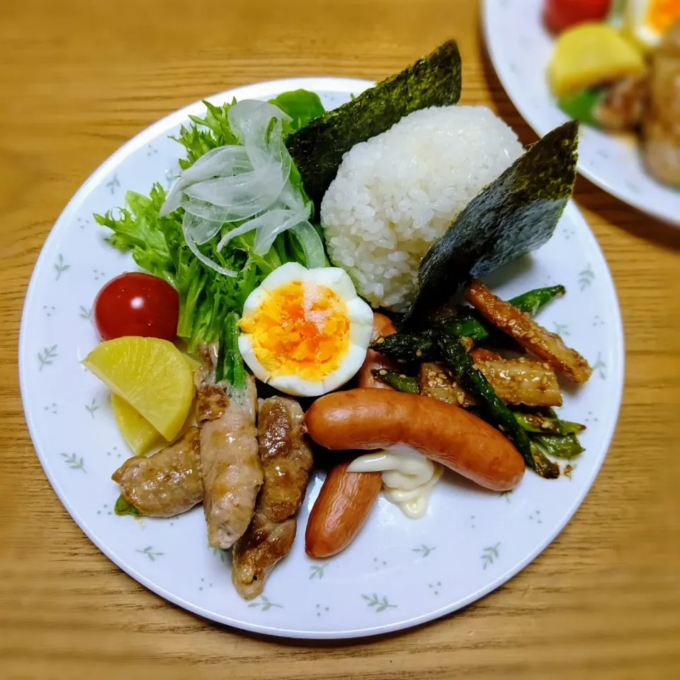 『夜勤明け朝ごはん ともきーた (伊藤 智子)さんの料理 🆔409350                                                                #スナップえんどうの豚巻きオイマヨ炒め 💕』|seri-chanさん