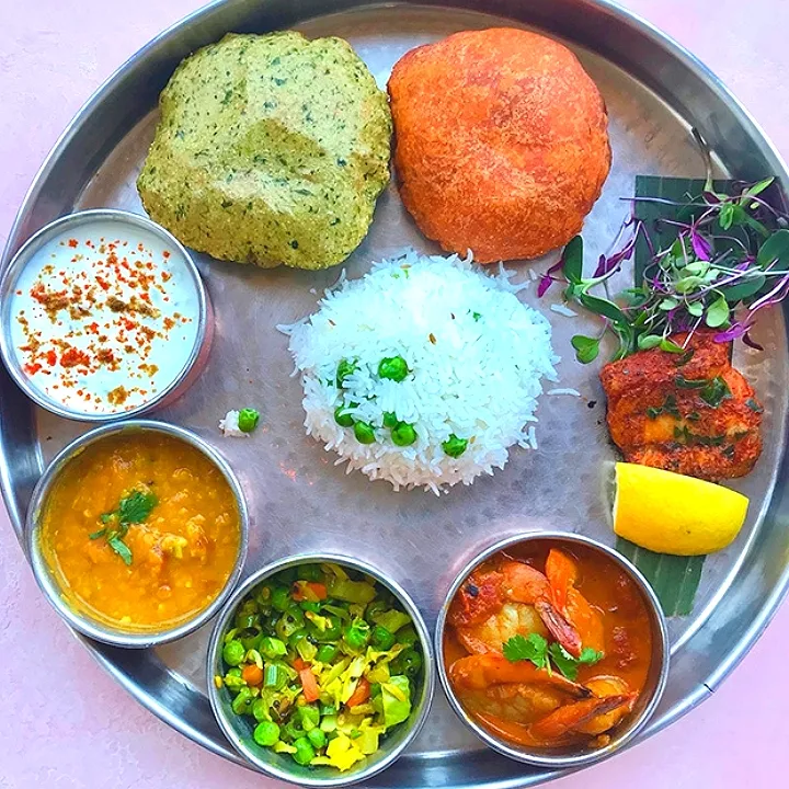 Snapdishの料理写真:Indian full plate lunch|Lakshmiさん