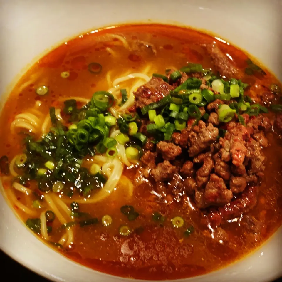 Spicy Hot Ramen Noodles with Fresh Ground Spiced Beef and Chives #noodles #ramen #soup #dinner #freshlymade|Emanuel Hayashiさん