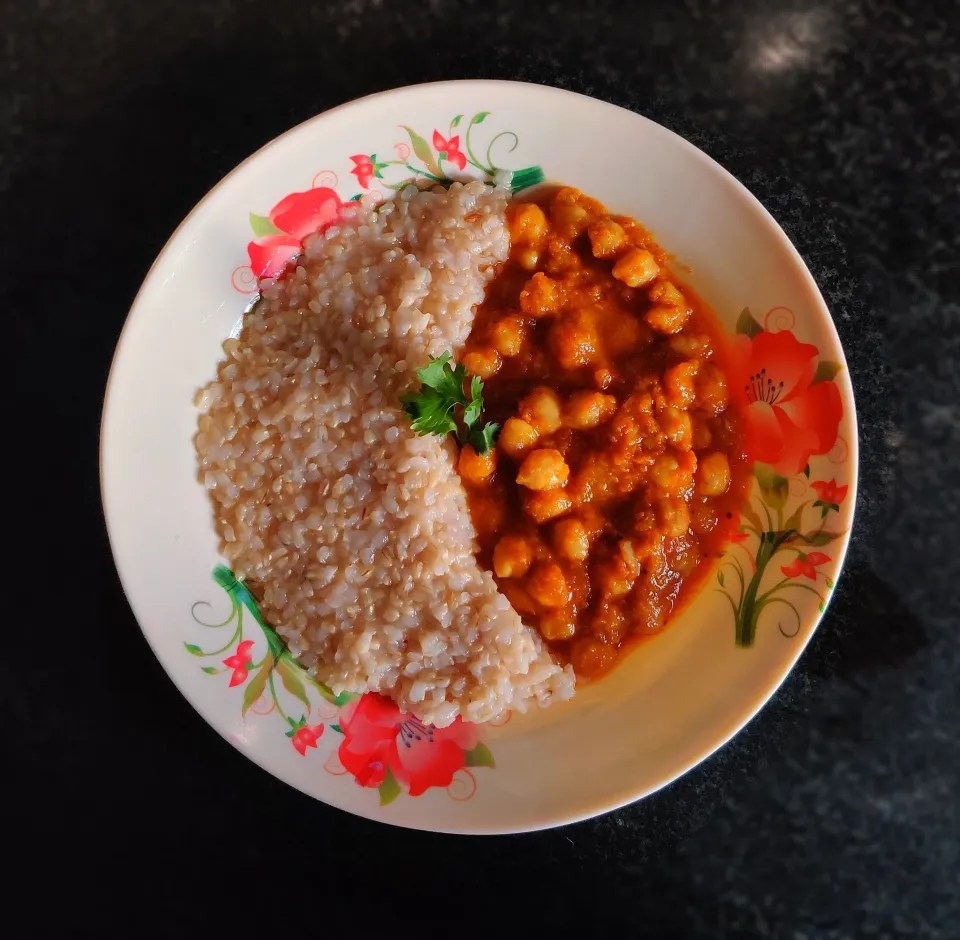 Brown rice with chole❤️|Natashaさん