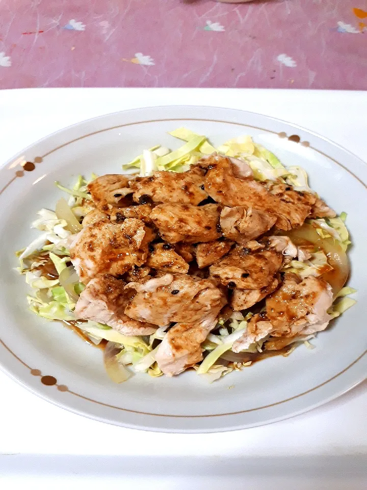 鶏胸肉の蒸し料理ピリ辛ソース掛け|横地　彩さん