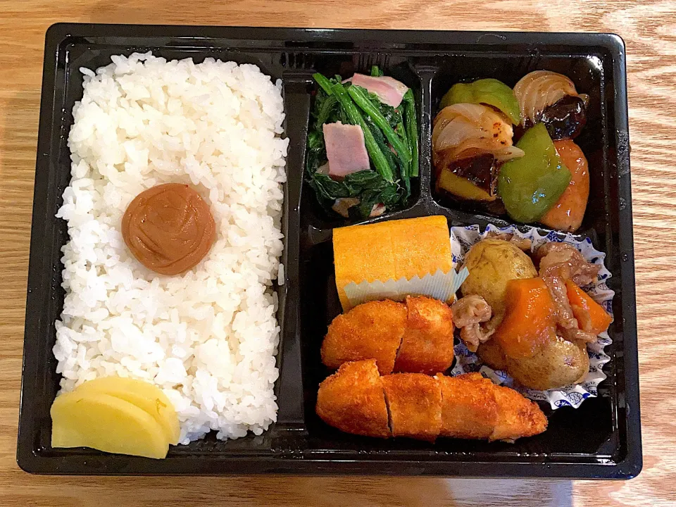 酢豚　肉じゃが　チキンカツ　ほうれん草ベーコン弁当|あぐりさん