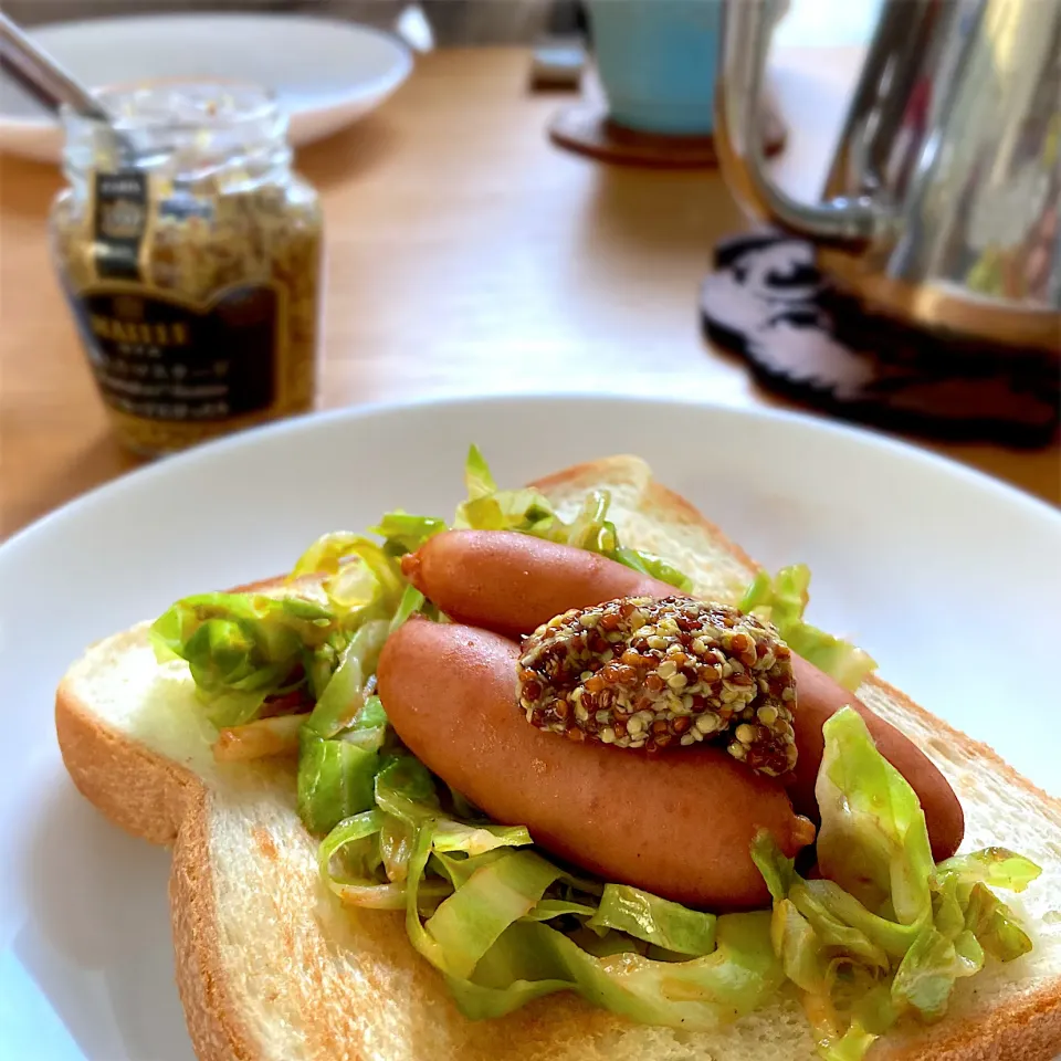 キャベツとウインナーのカレー炒めの朝ごはん|むぎこさん