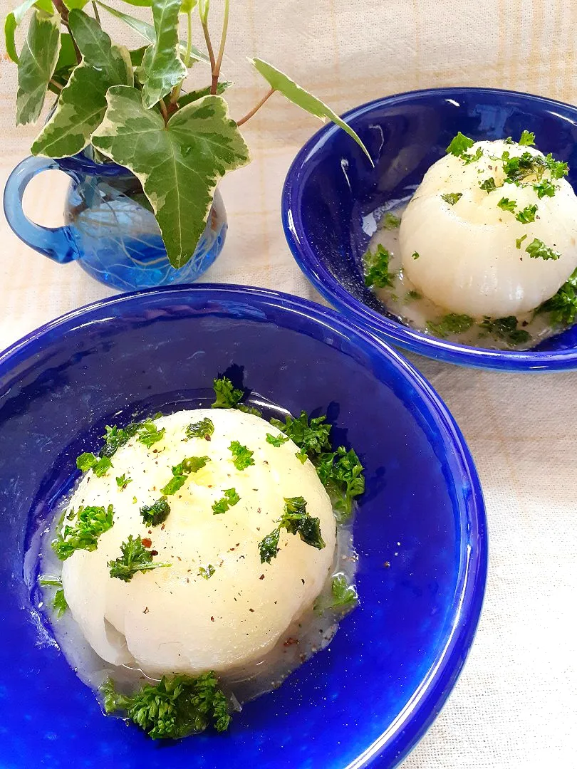 💙ライトブルー桜💙
新玉ねぎのレンチンバター煮|fumfumさん