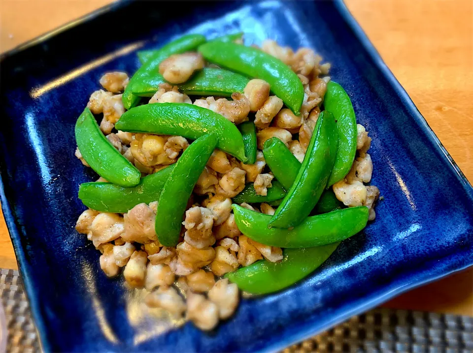 まりおさんの料理 鶏ひざ軟骨ｽﾅｯﾌﾟｴﾝﾄﾞｳ炒め|fu♡さん