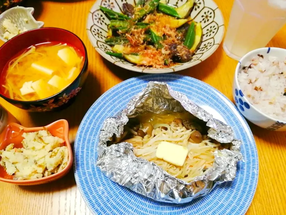 鮭のホイル焼き定食🐟|いちみさん