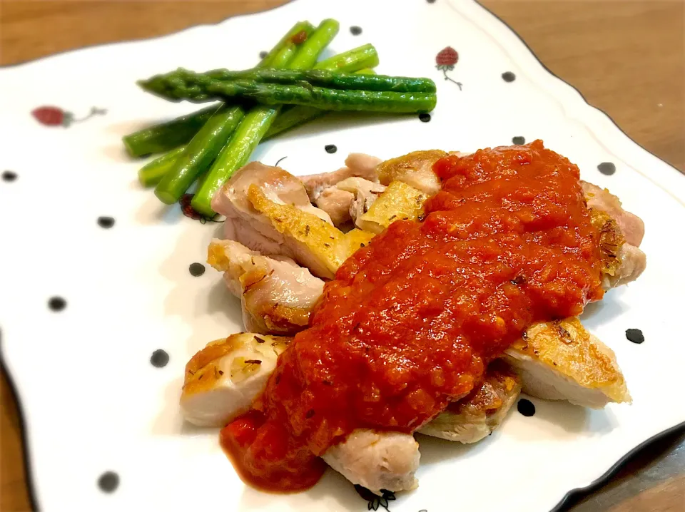 鶏モモ肉香草焼き トマトソース添え|リフルシャッフルさん