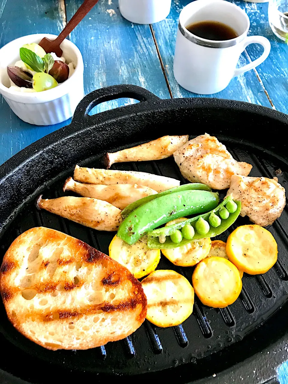 鉄板プレート焼き。タイレモン塩胡椒でチキン、野菜を焼きました。|atsukoさん