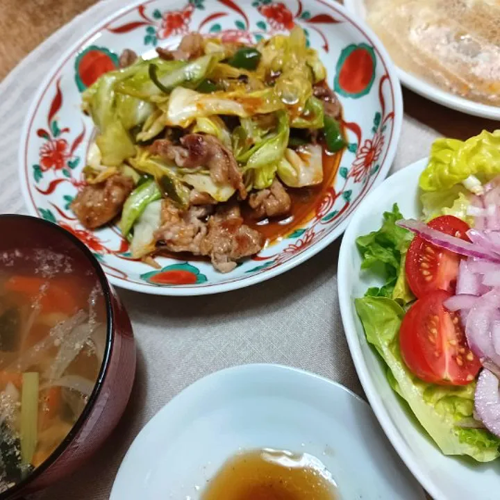 Snapdishの料理写真:春キャベツの回鍋肉と餃子定食|ぱいんてーるさん