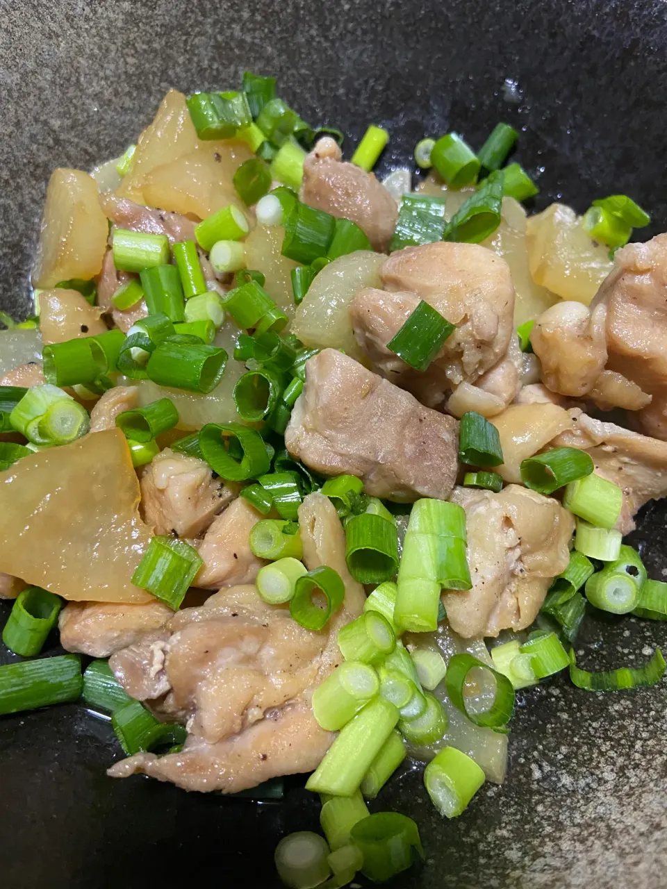 Snapdishの料理写真:鶏肉と大根甘辛煮|ぽみさん