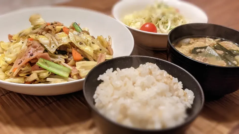 野菜炒め定食〜
の晩ごはん✨|kaz(*･ω･)さん