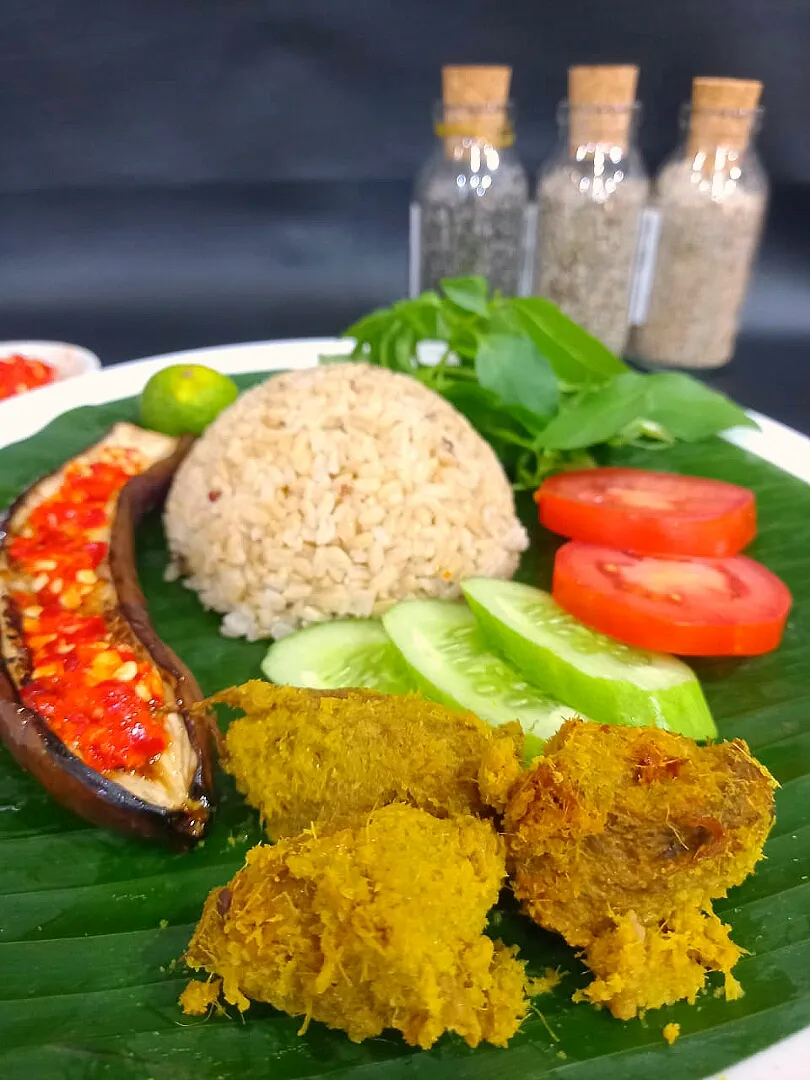 Nasi Ayam Penyet|CafeClubSehatさん