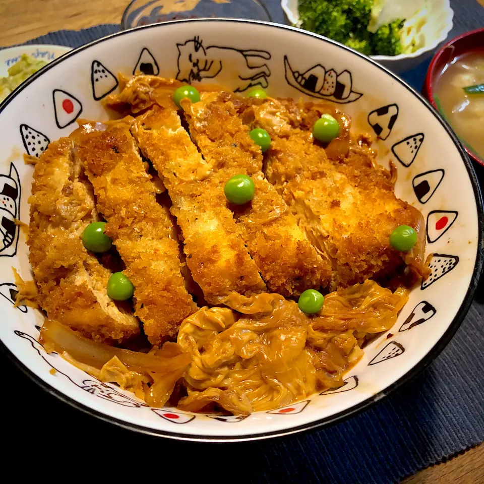 #vegan 
カツ丼　冷凍豆腐のカツと湯葉|makiko_aさん