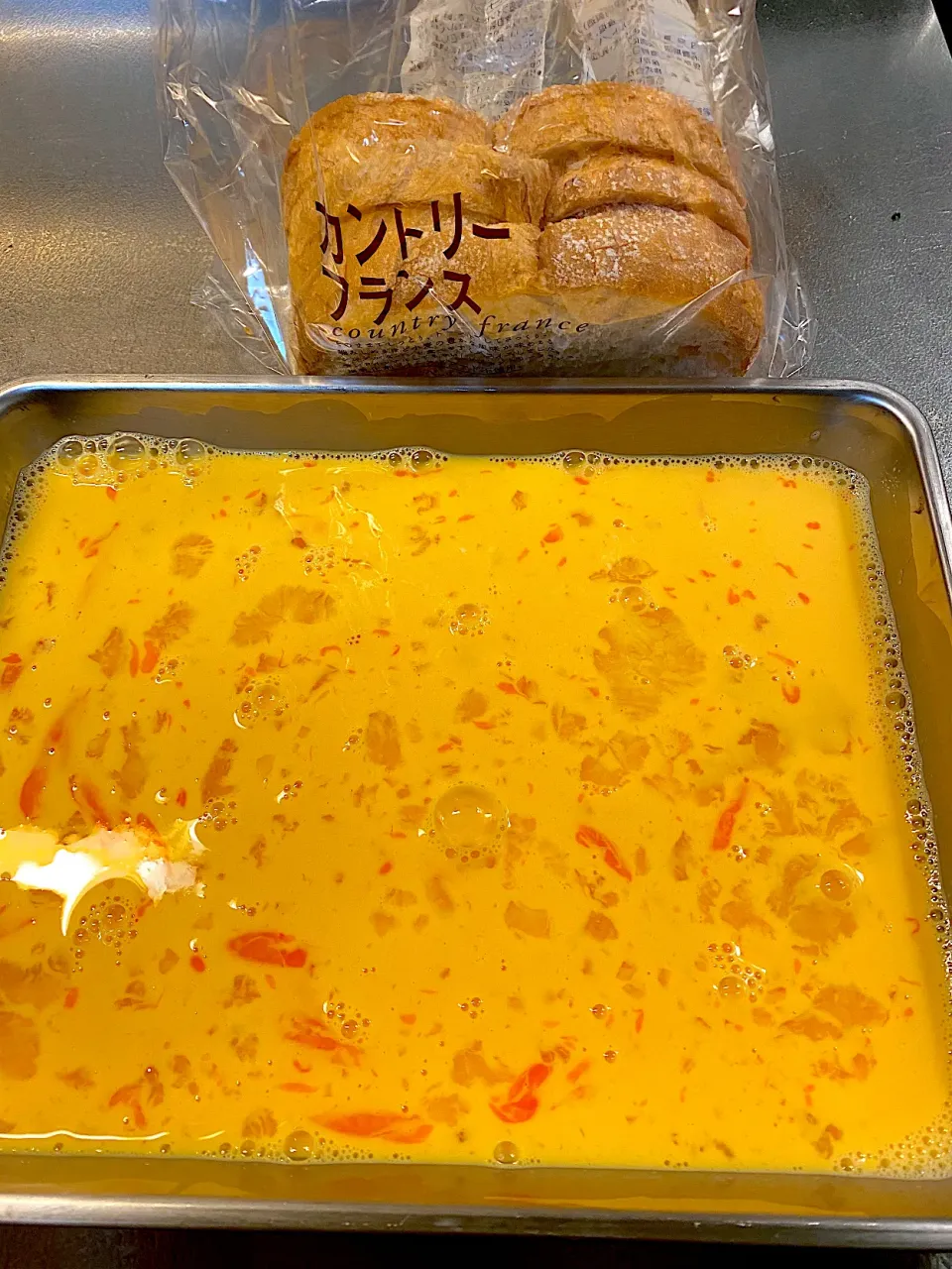 明日の娘の朝ご飯用のフレンチトースト🍞の卵液。|yokoさん