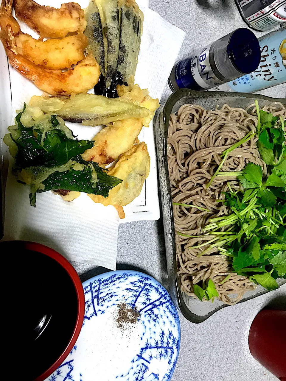 油の染みた茄子は最強 #夕飯　蕎麦(ミツバのせ)、米粉天ぷら(塩花椒で)|ms903さん