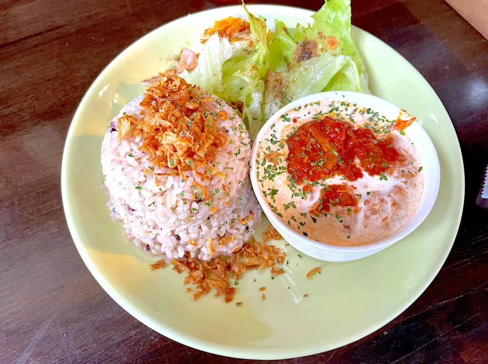 Snapdishの料理写真:cafe Peace倉庫　バターチキンカレー🍛|コージ💫さん