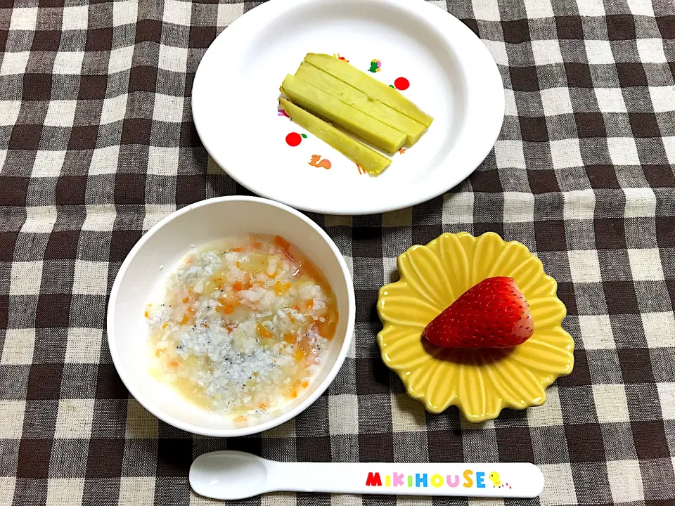 しらすと野菜の和風がゆ、さつまいも、いちご|sayaさん