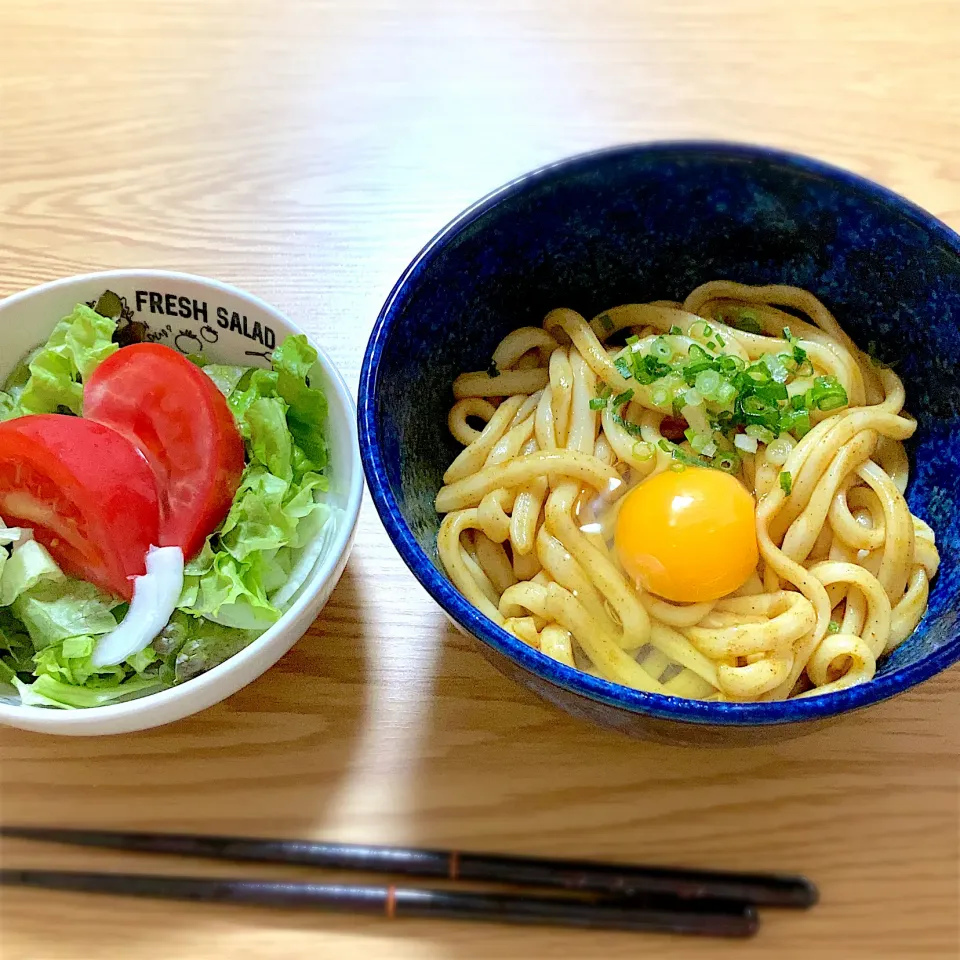 釜玉カレーうどん、サラダ|ツインうさぎさん