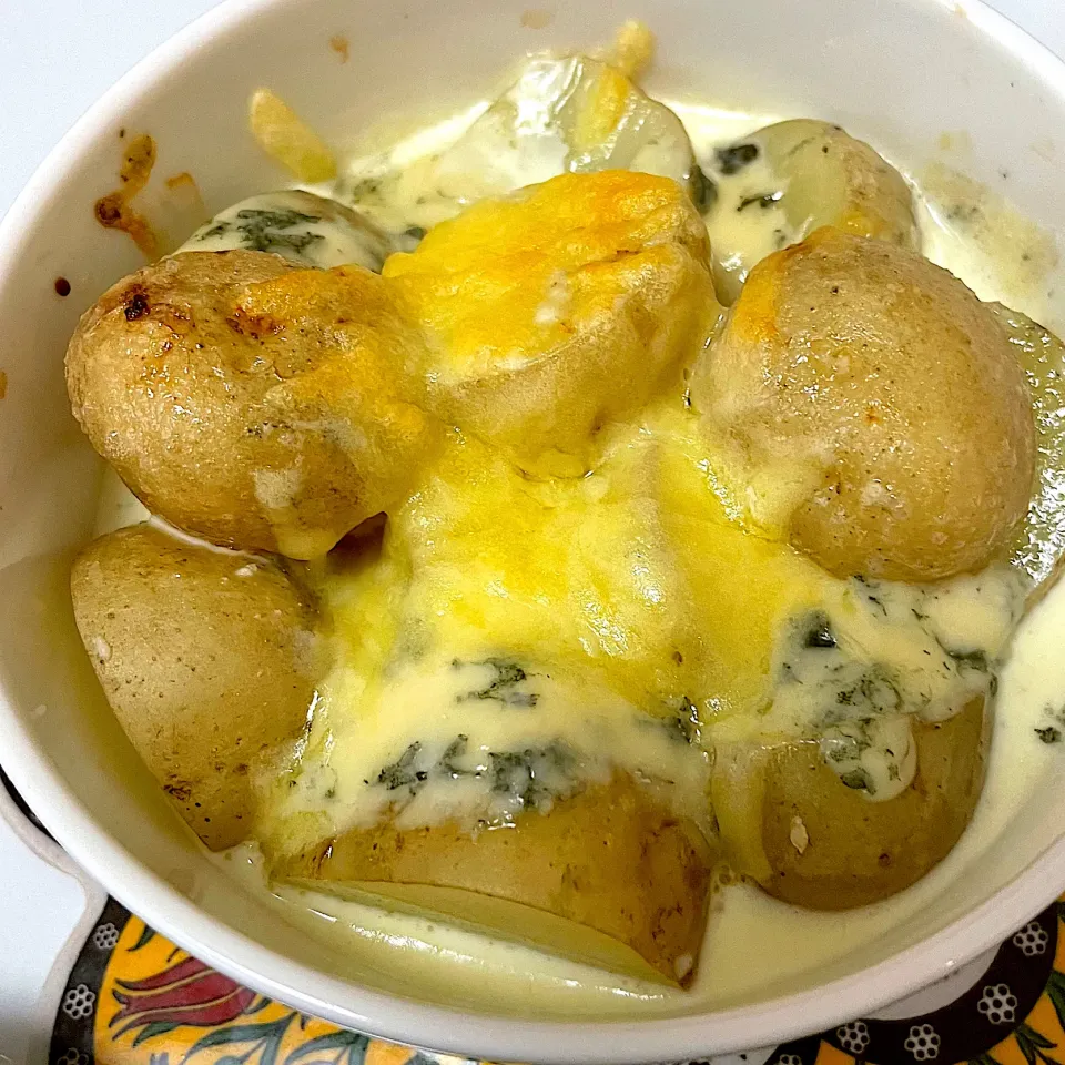 ブルーチーズポテトグラタン(生クリームかけただけ)|Masamiさん