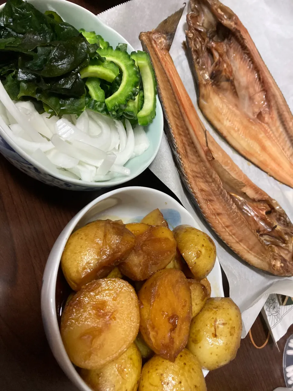 Snapdishの料理写真:4月5日晩ご飯。ほっけの開き、新じゃがの甘辛煮、今季初ゴーヤ。|あやさん