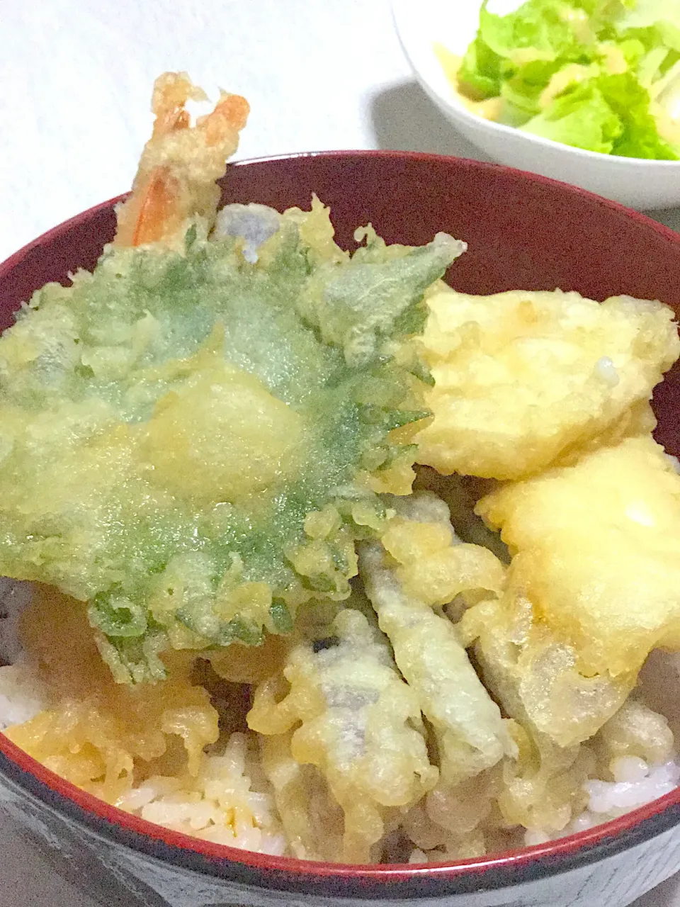 Snapdishの料理写真:残りの天ぷらで天丼〜ナス、イカ、レンコン、大葉|Ayaさん