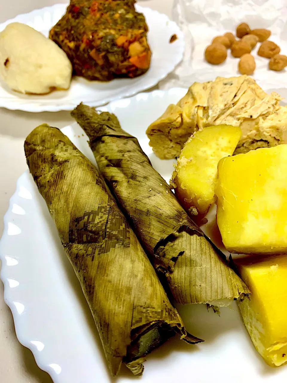 Eru and garri(top left), Cassava, Fish nut cake|gonbenさん