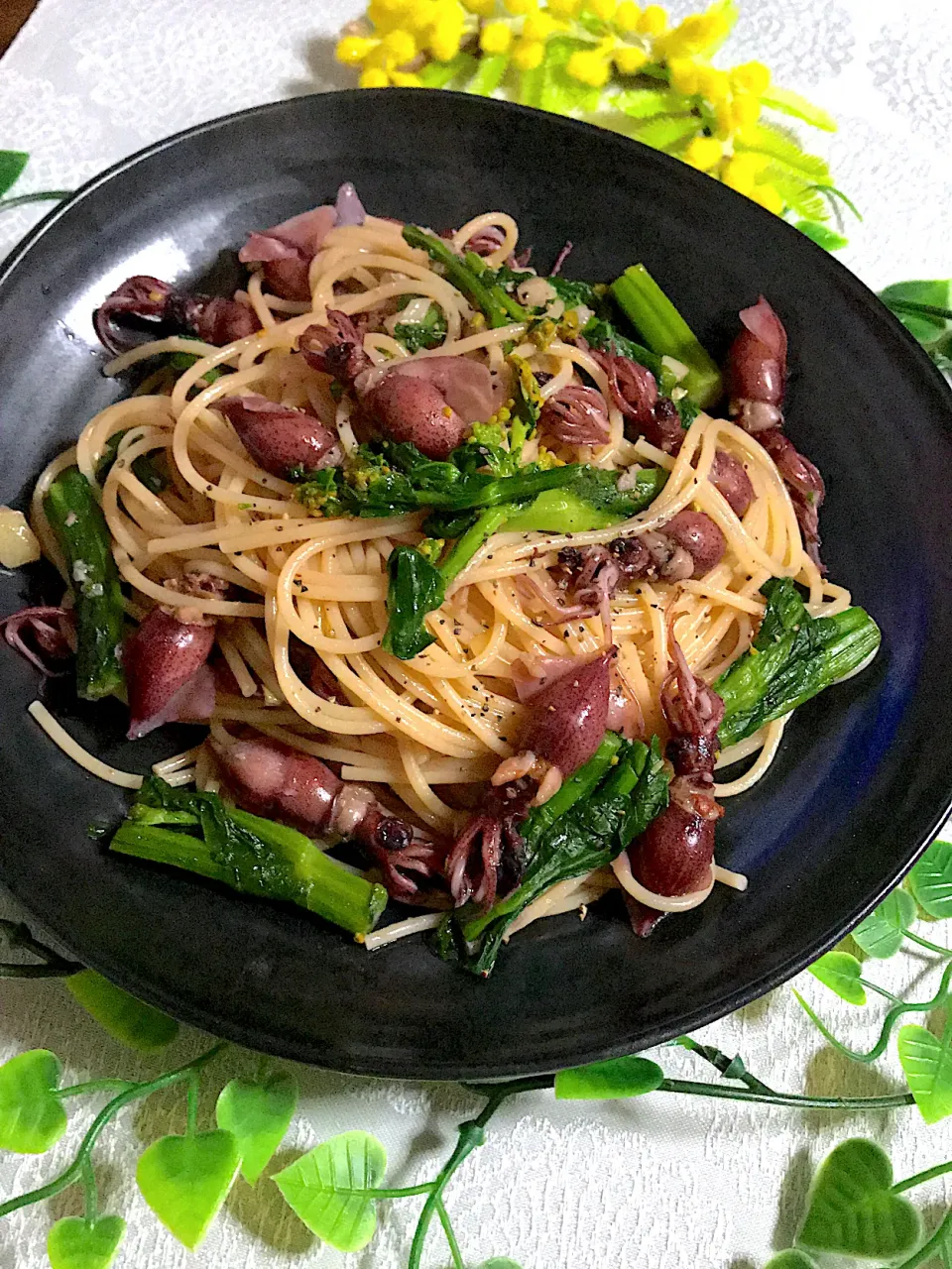 Snapdishの料理写真:アッチさんの料理 ホタルイカと菜の花のパスタ、アゲイン❤️❤️❤️|🌺🌺Foodie🌺🌺さん