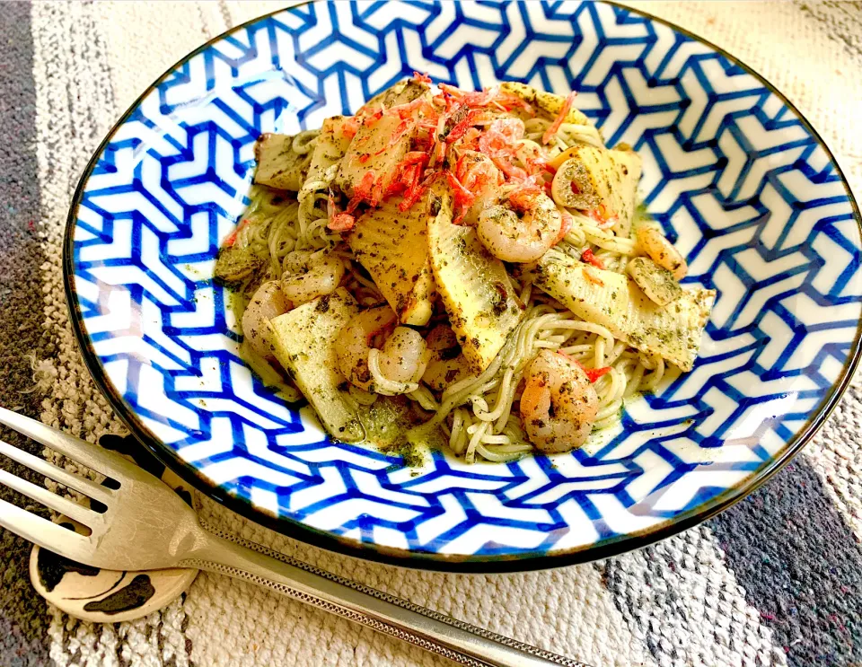 糖質ゼロ麺で筍と海老の大葉ジェノベーゼ|ひろりんさん