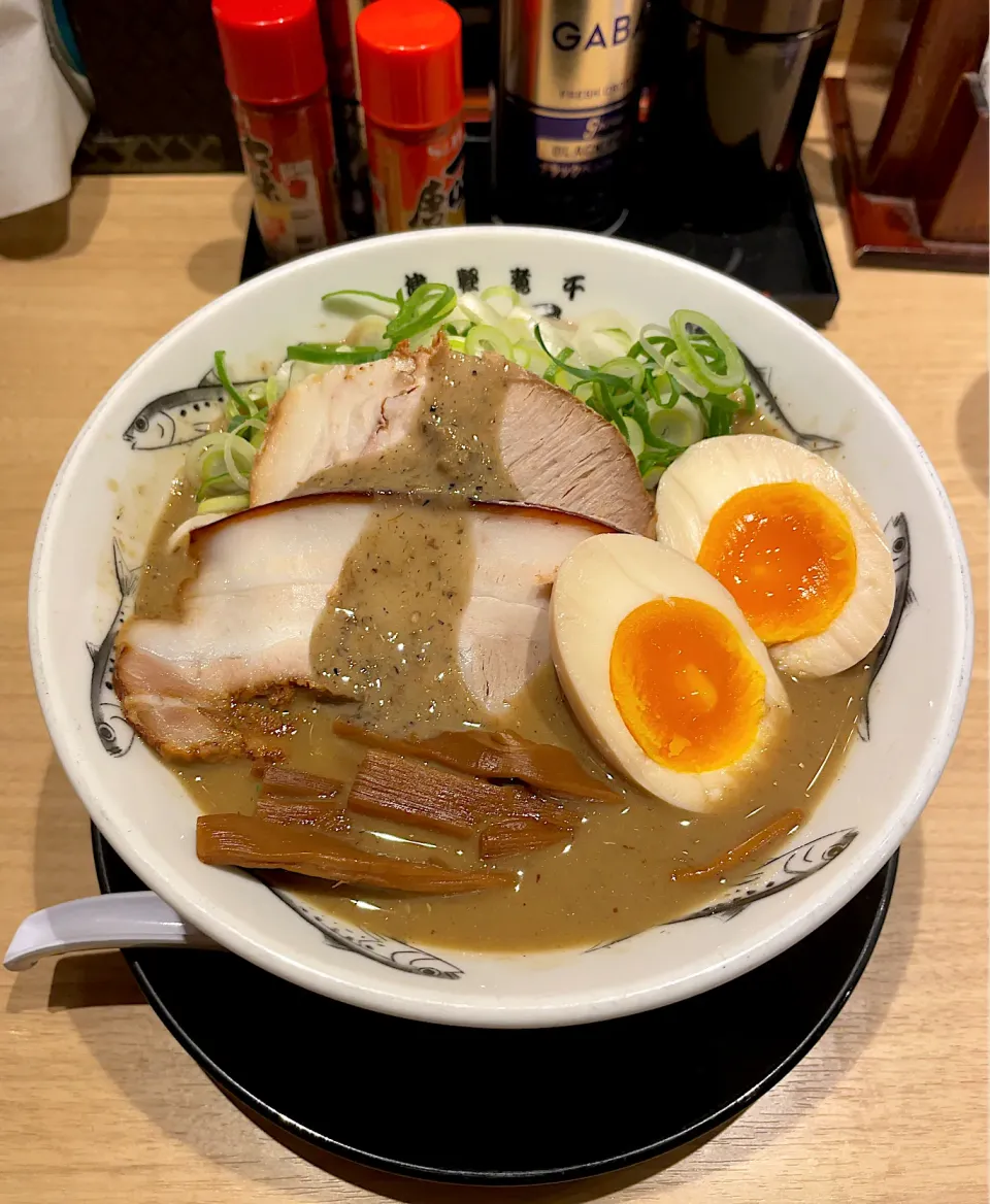 ごぐ煮干らーめん🍜　＋味玉|るみおんさん