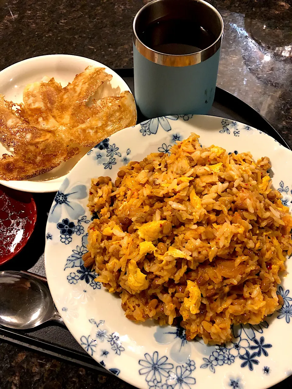 納豆キムチ炒飯🍚娘の夜食🌙*ﾟ茶色ごはん(˃̶ᗜ˂̶)|💍ごはん🍚さん