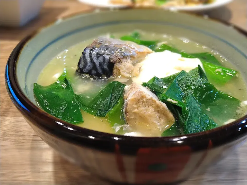 鯖缶とねぎの小鍋仕立て|古尾谷りかこさん