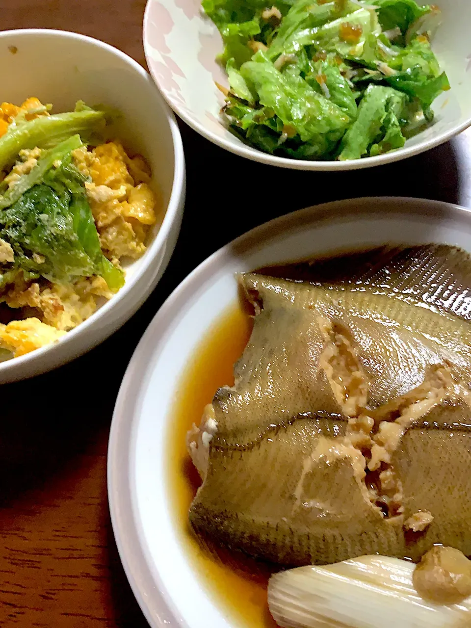 カレイの煮付け　竹輪とレタスのマヨネーズ炒め　シラスとレタス🥬のサラダ|掛谷節子さん