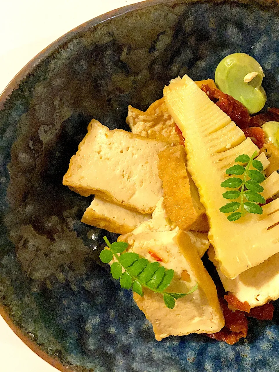 筍、厚揚げ、そら豆とドライトマトの春煮|まなさん