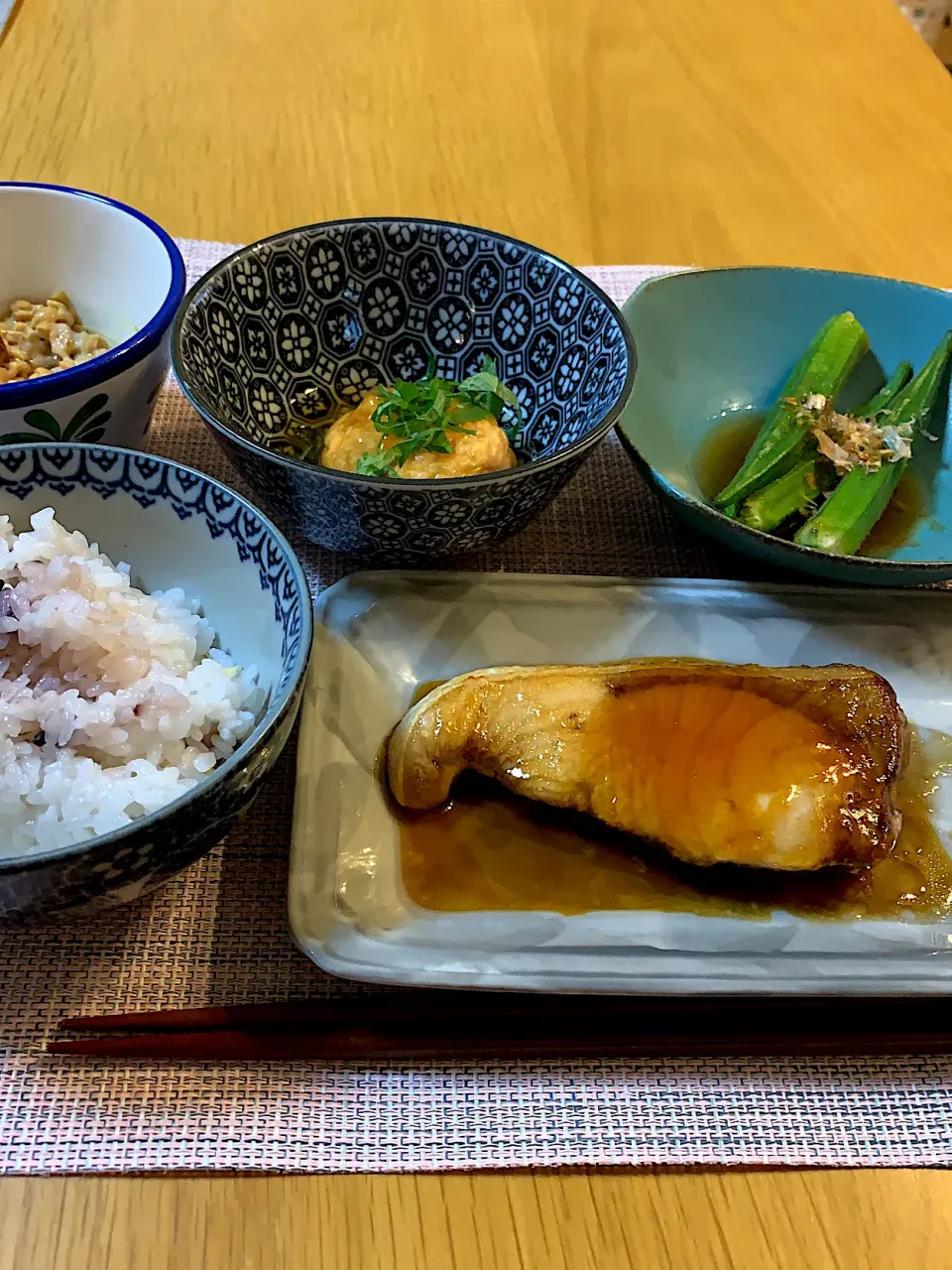 Snapdishの料理写真:ぶりの照り焼きで晩御飯|Mikaさん