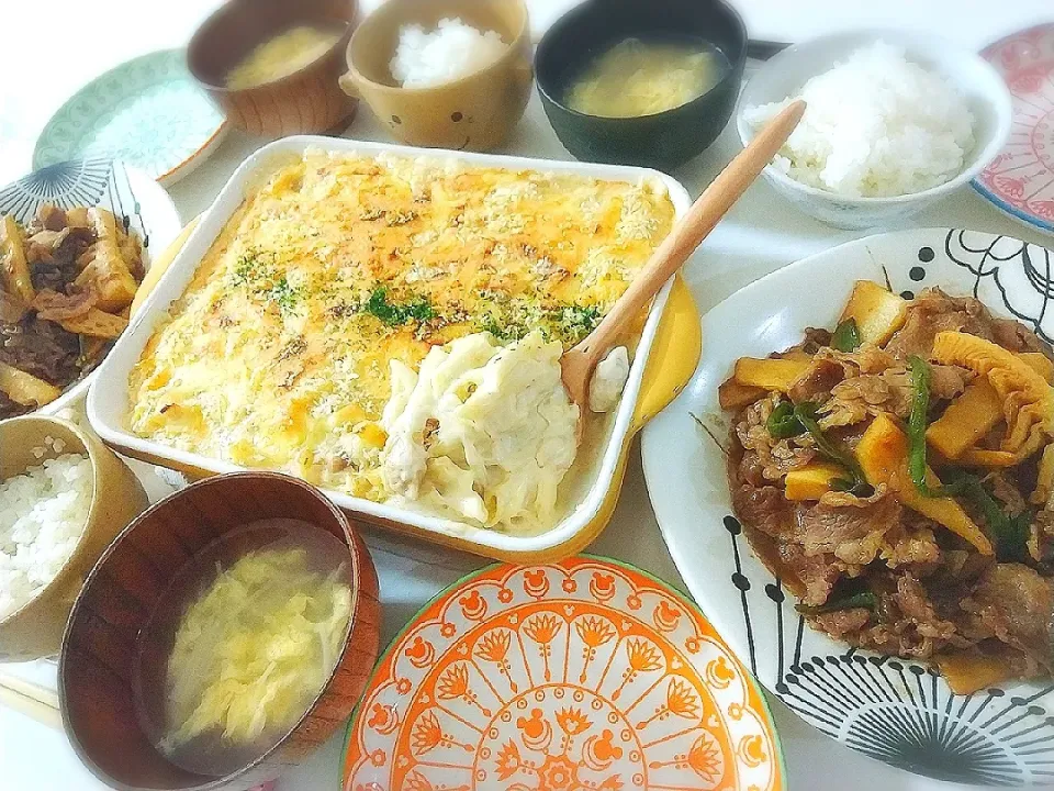 夕食(*^^*)
牛肉とたけのことピーマン炒め
マカロニチキングラタン
えのきと卵スープ|プリン☆さん