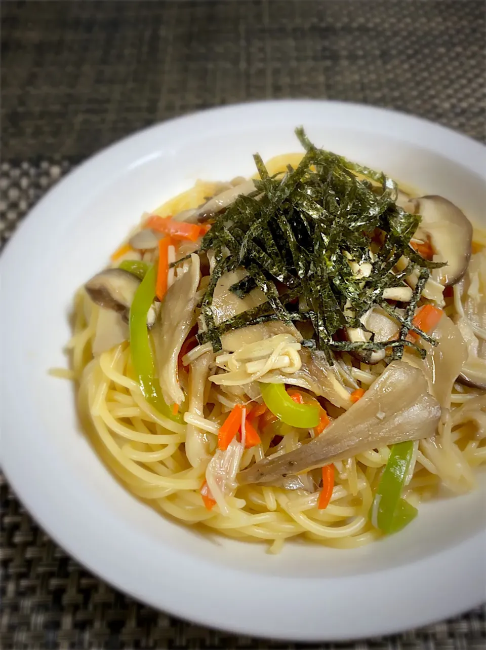 Snapdishの料理写真:やすくんの料理 和風きのこのクリームパスタ🍄|あまねこ🌿さん